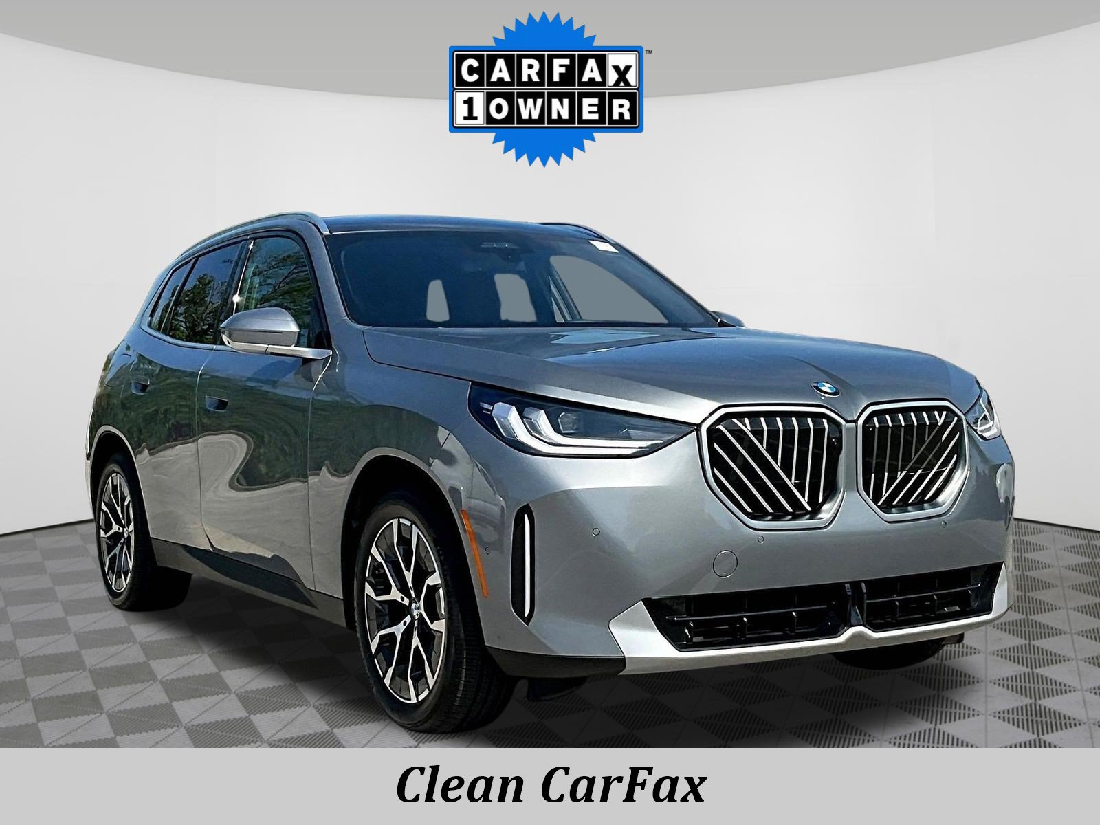 Used 2025 BMW X3 xDrive30i w/ Premium Package AWD/4WD image 3