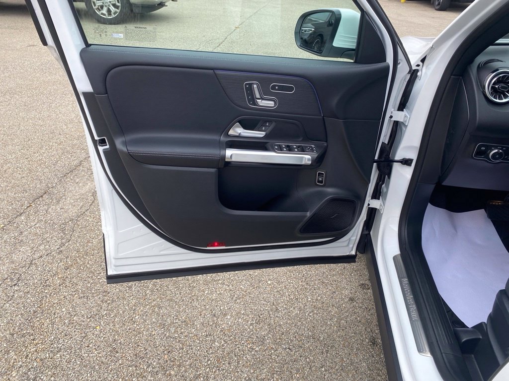Used 2026 Mercedes-Benz GLB 250 4MATIC image 18