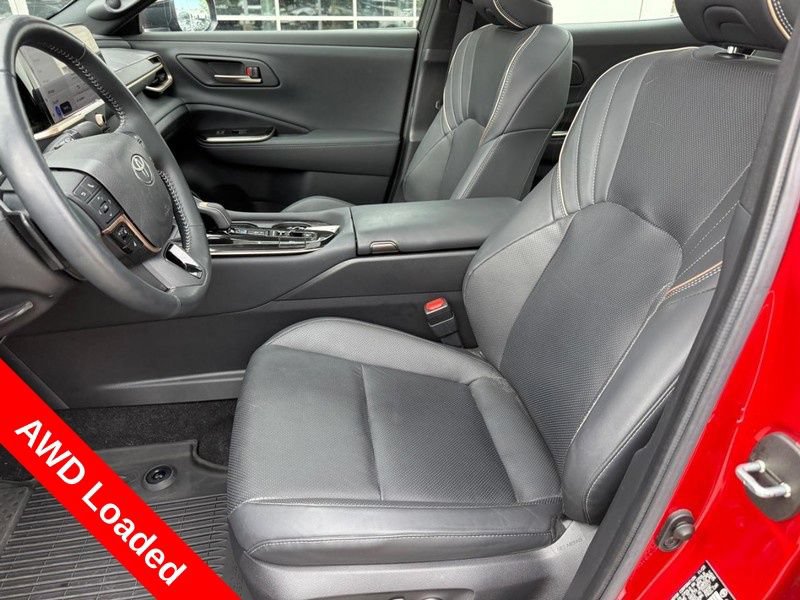 Used 2024 Toyota Crown Platinum AWD/4WD image 16
