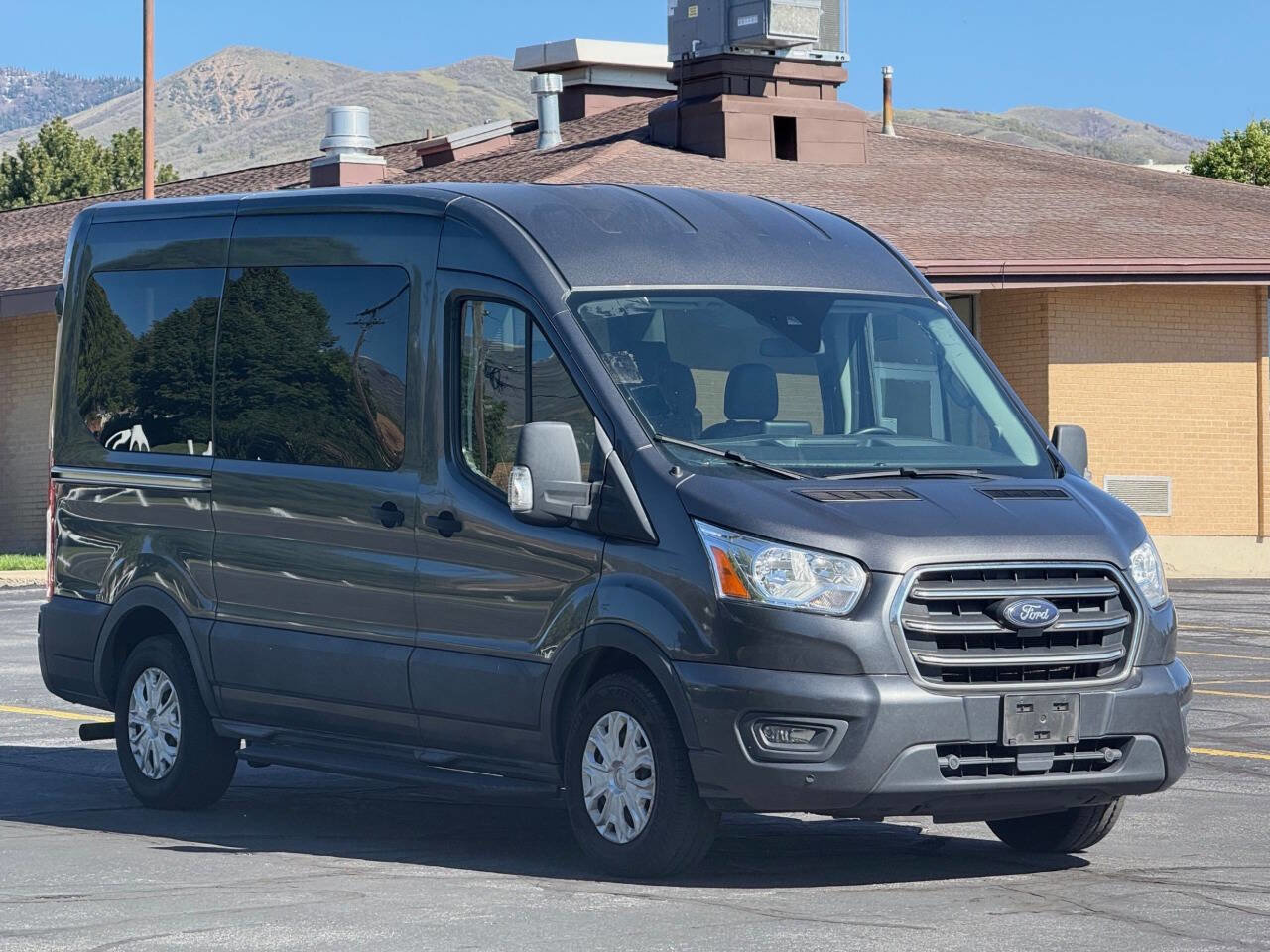 Used 2020 Ford Transit 150 XLT RWD image 3