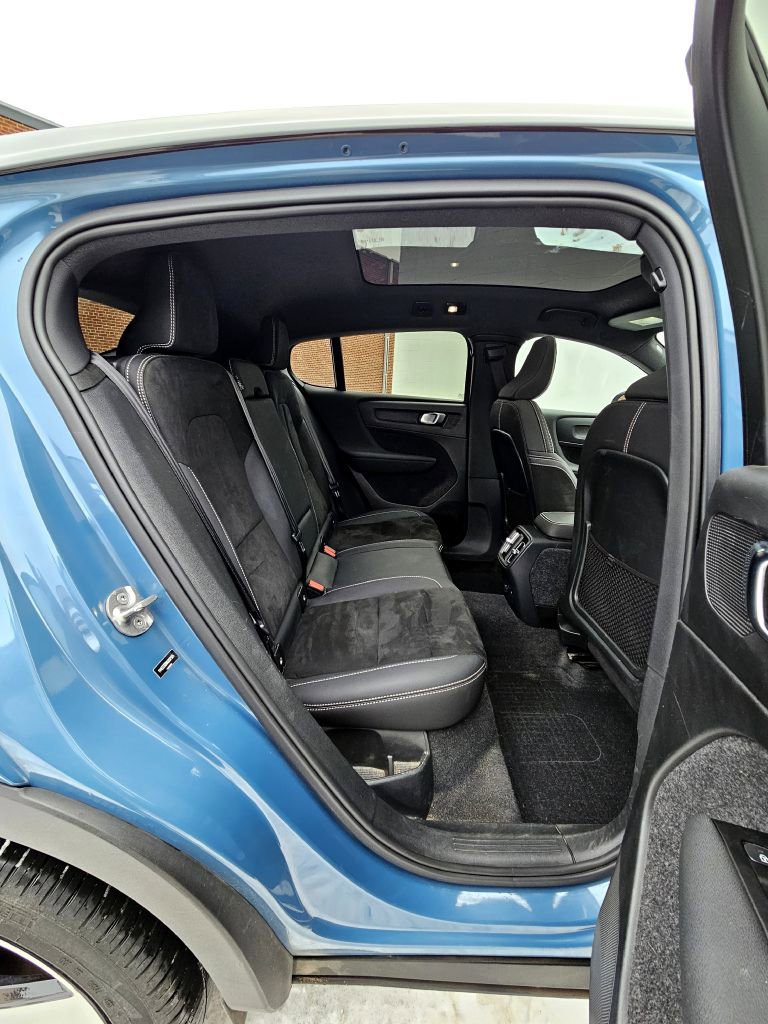 Used 2022 Volvo C40 P8 Recharge Ultimate image 9