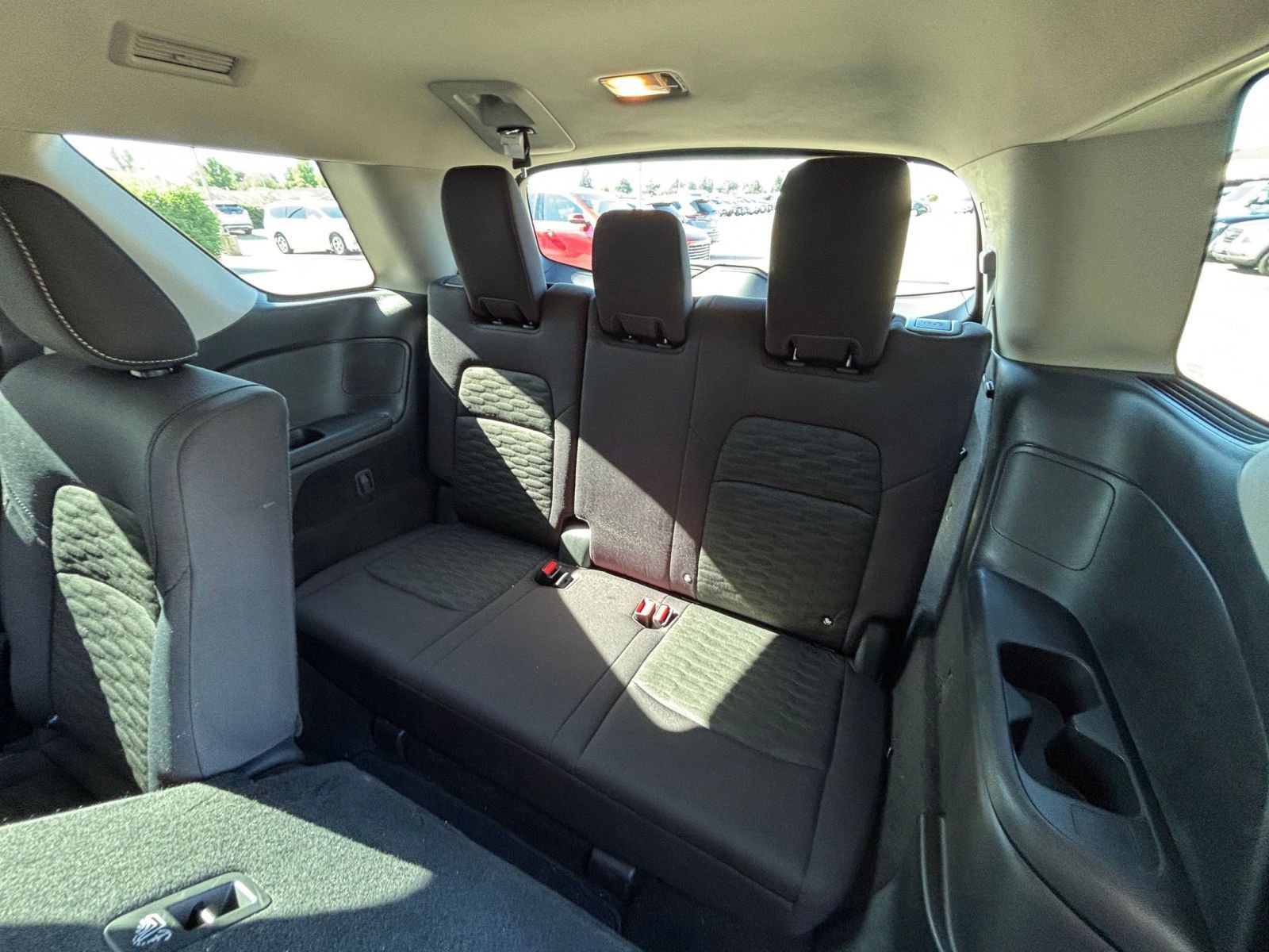 Used 2025 Nissan Pathfinder SV FWD image 31