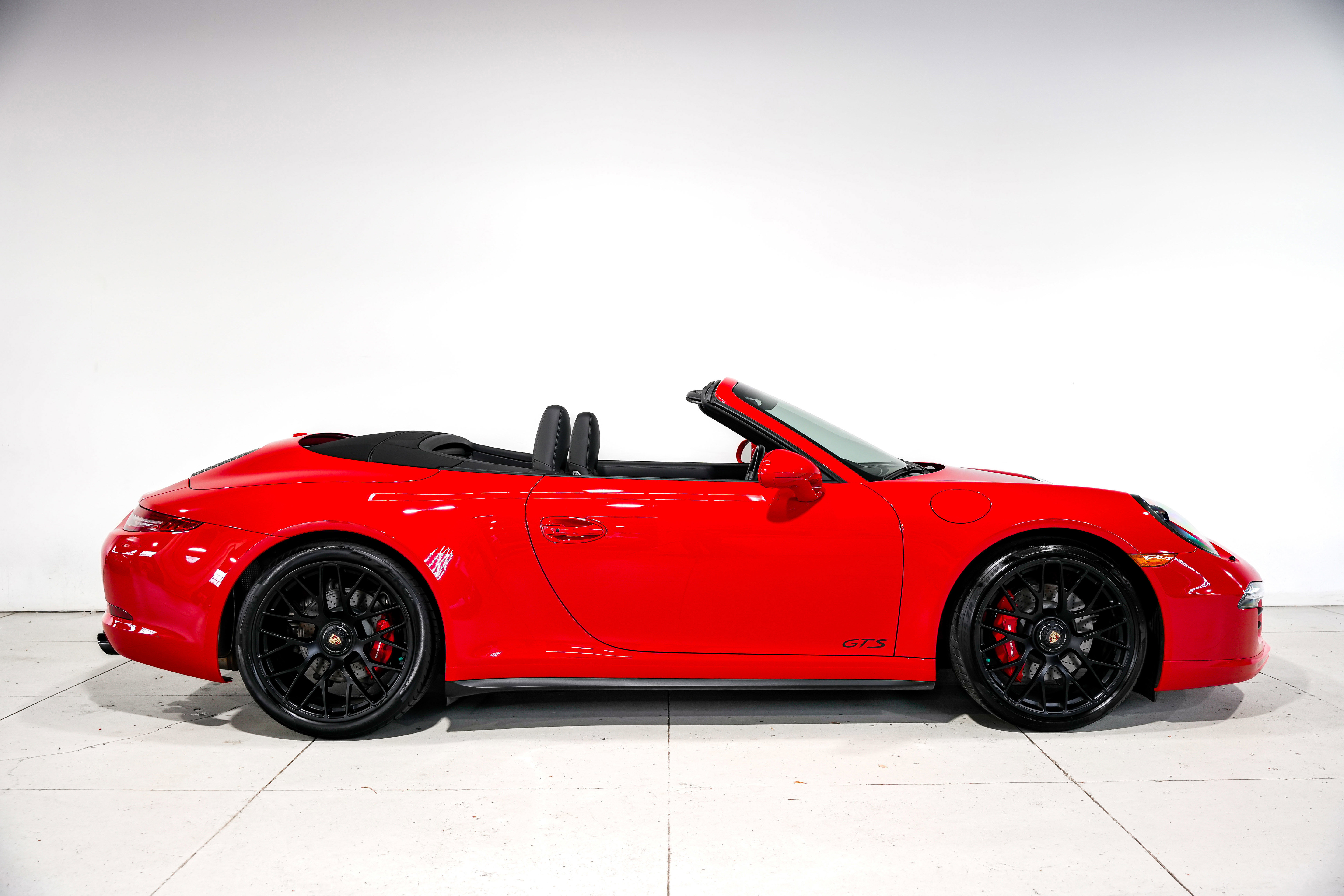 Used 2015 Porsche 911 Carrera 4 GTS w/ Bose Audio Package AWD/4WD image 2
