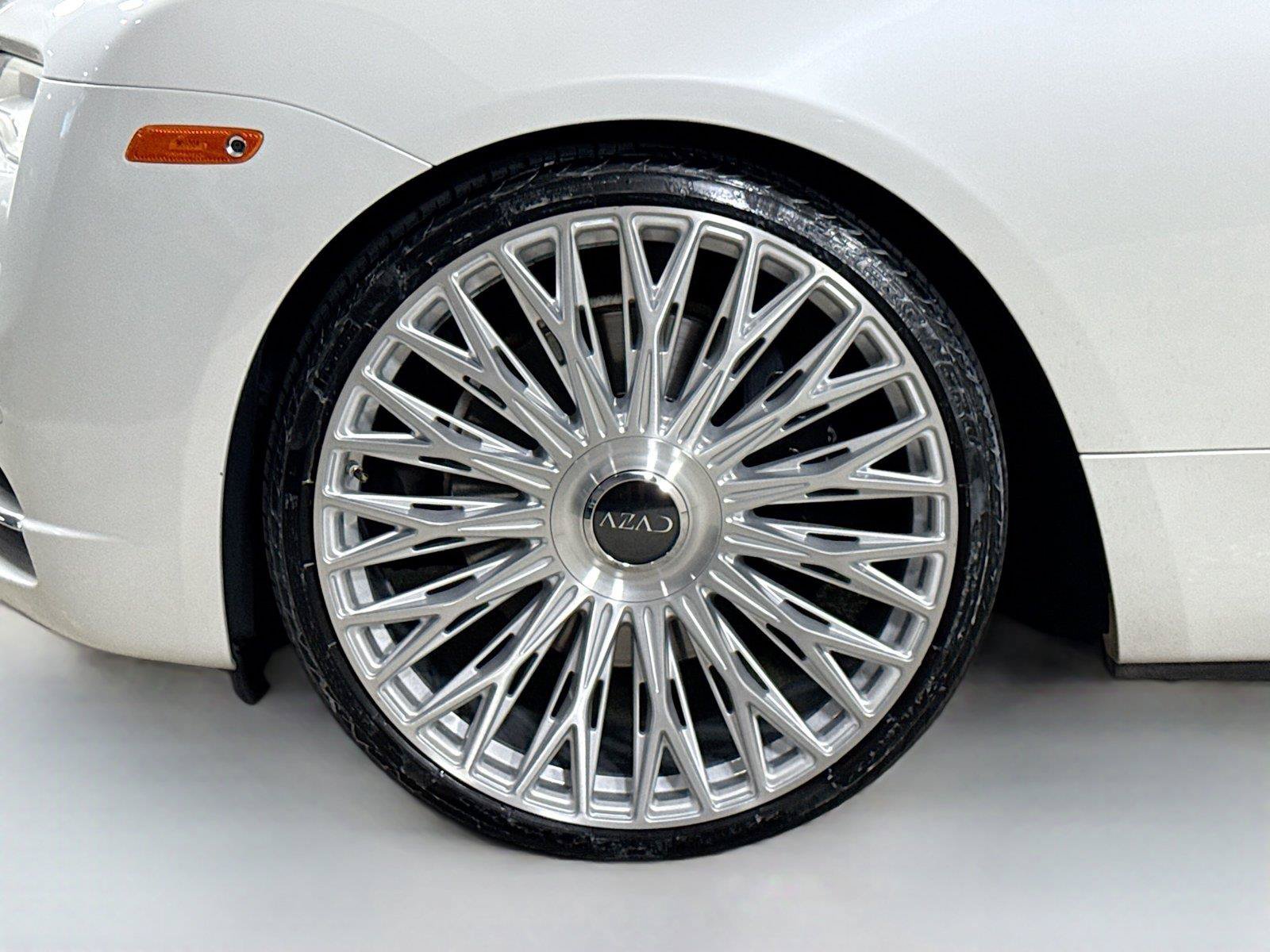 Used 2016 Rolls-Royce Dawn RWD image 38