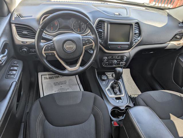 Used 2016 Jeep Cherokee Latitude image 11