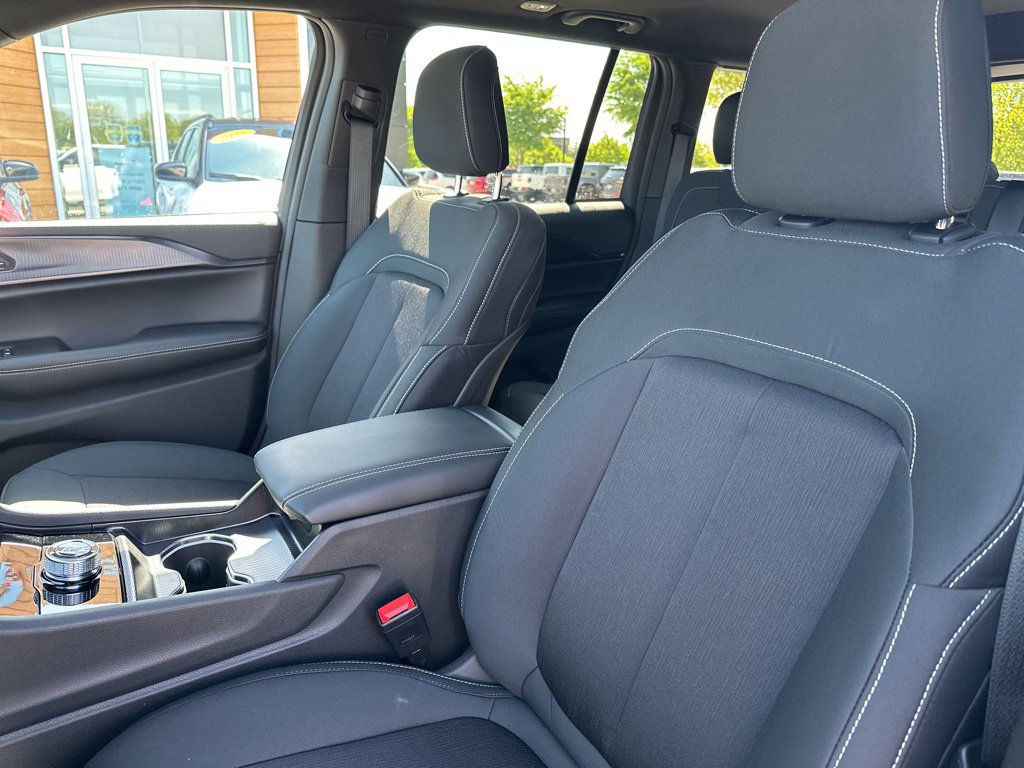 New 2026 Jeep Grand Cherokee Laredo X AWD/4WD image 19