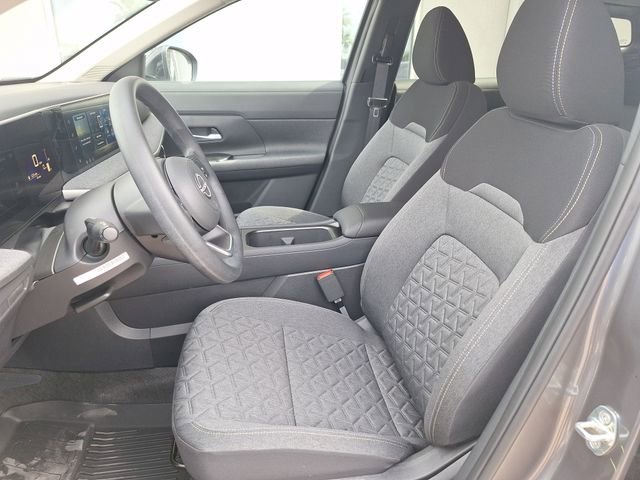 New 2026 Nissan Kicks SV w/ Cold Weather Package AWD/4WD image 2