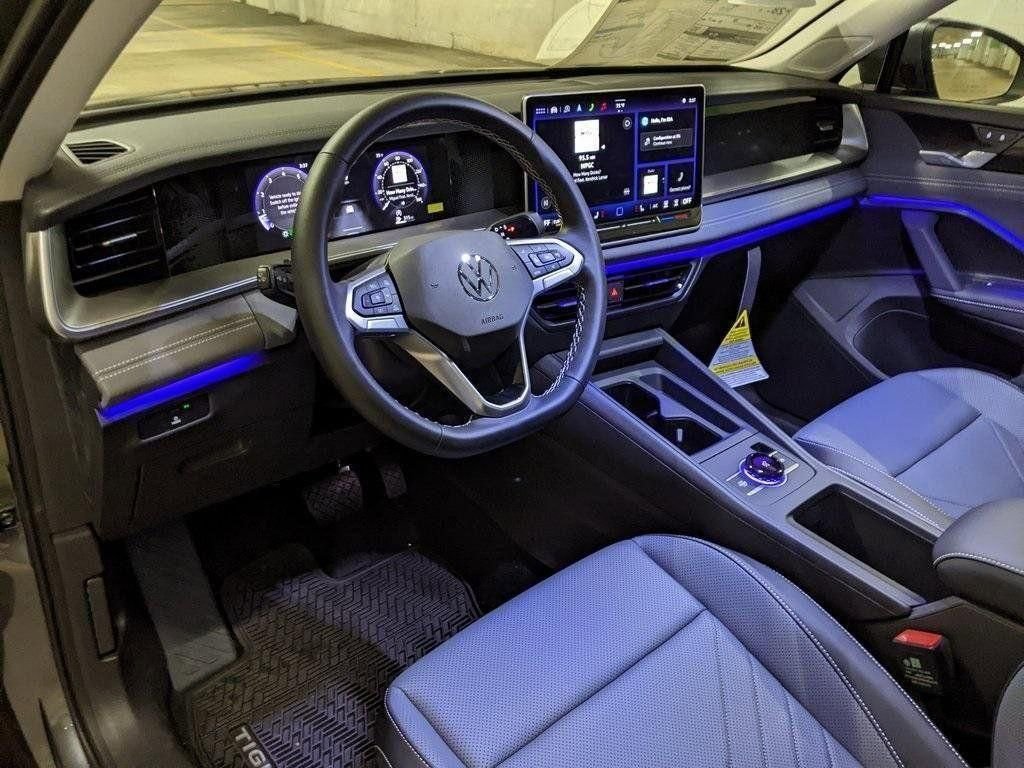 New 2026 Volkswagen Tiguan SE AWD/4WD image 8
