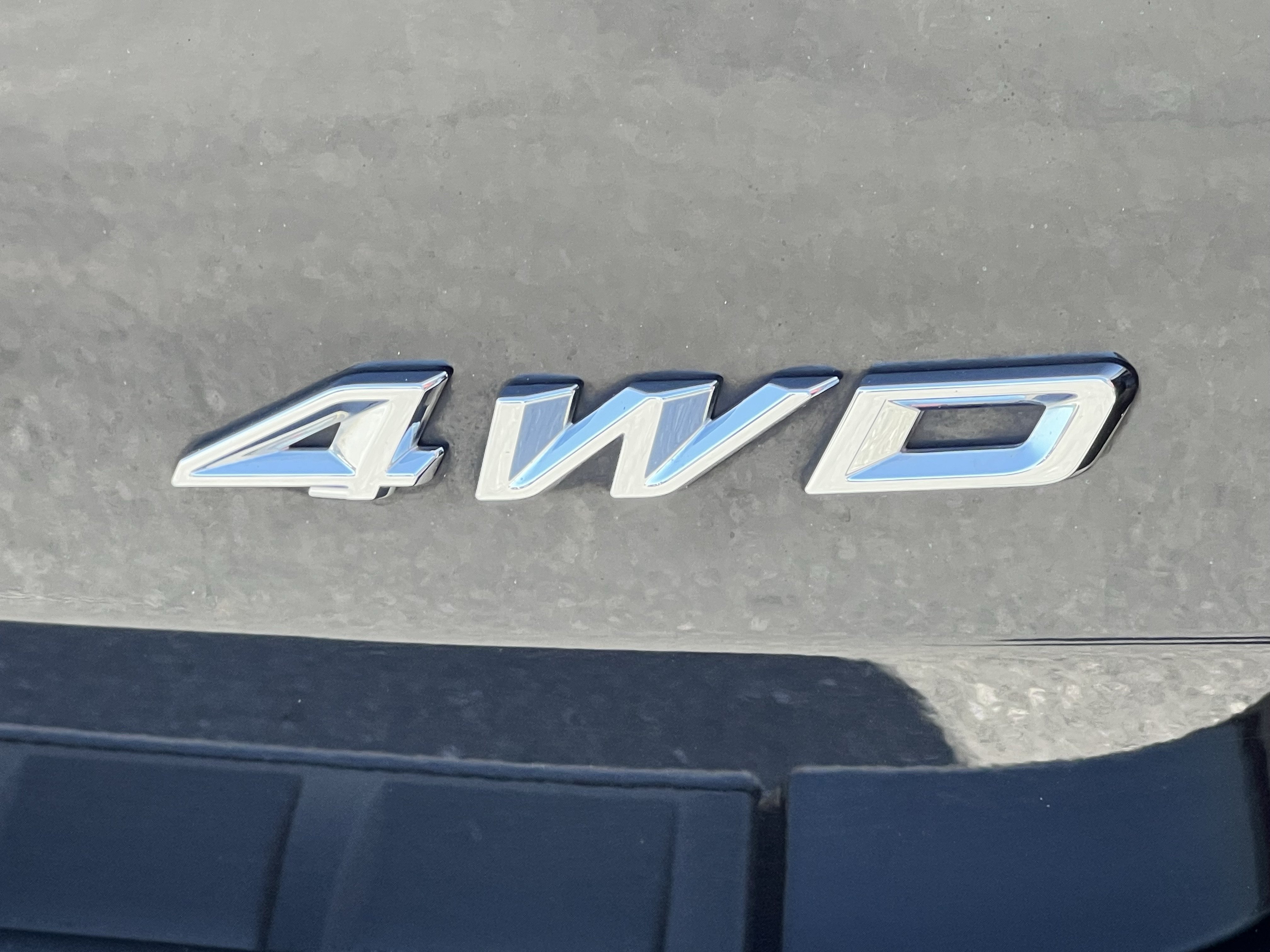 Used 2023 Ford Explorer XLT w/ Equipment Group 202A AWD/4WD image 12