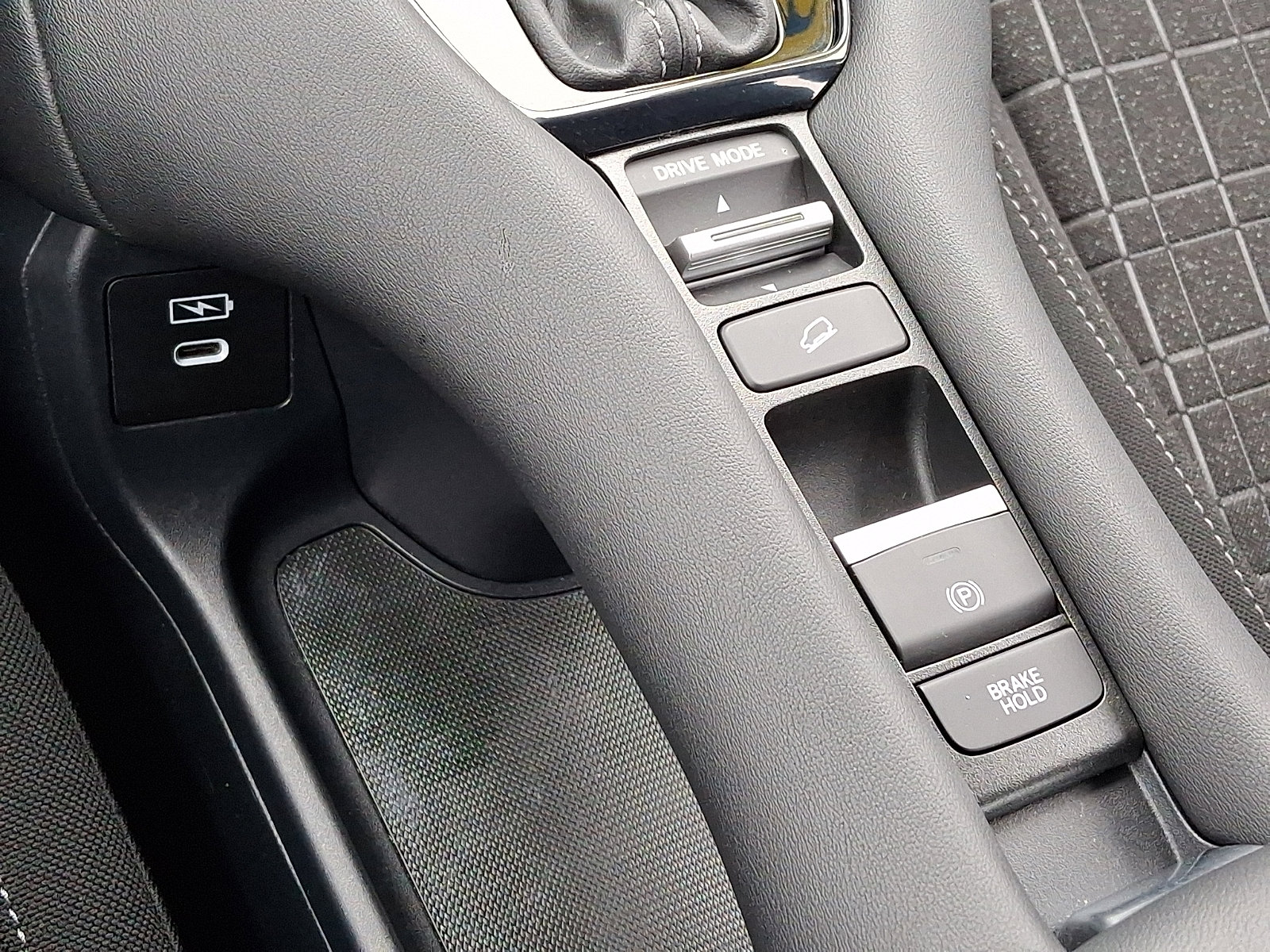 Used 2024 Honda HR-V LX image 23