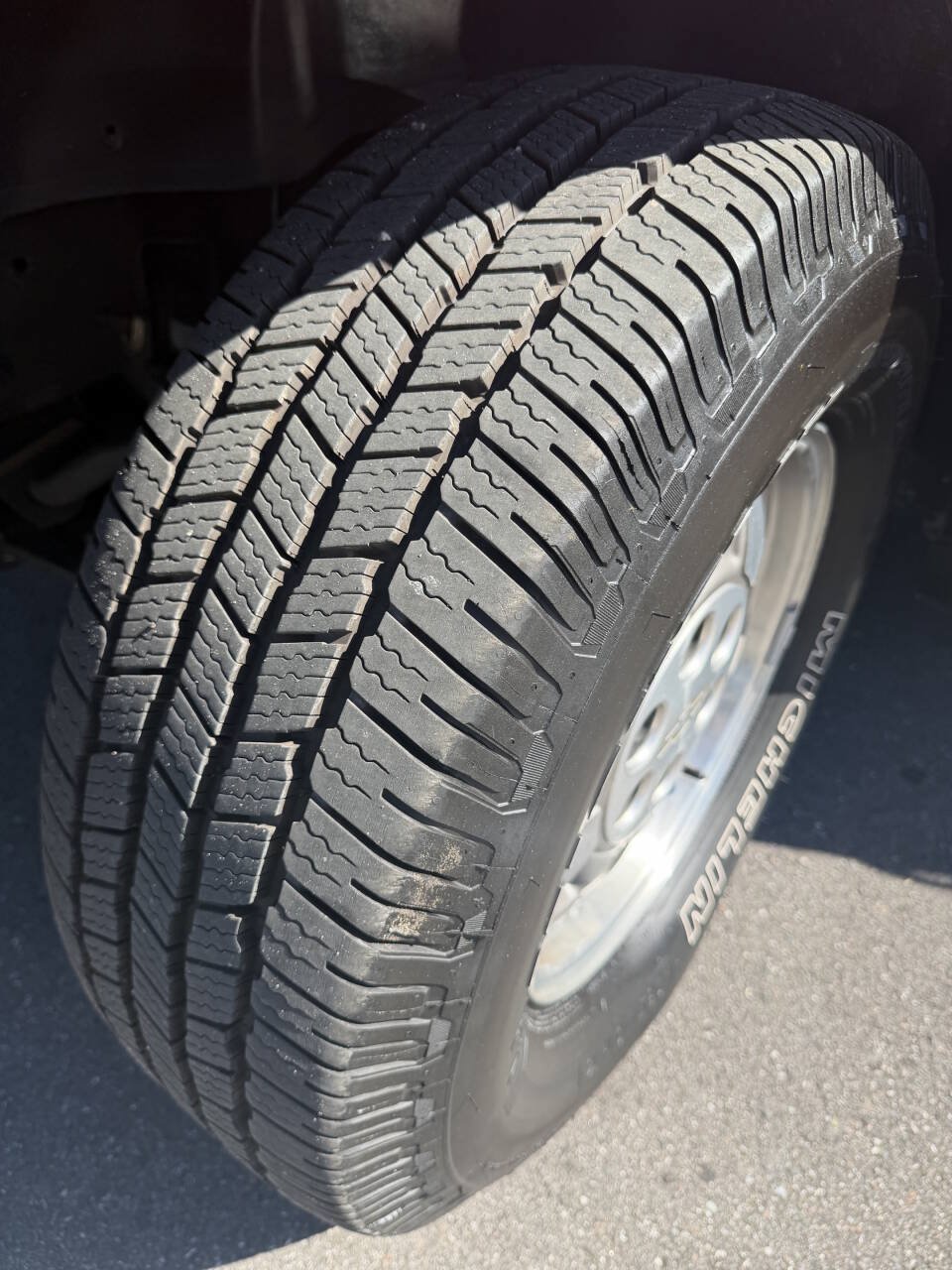 Used 2002 Chevrolet Tahoe LS AWD/4WD image 9