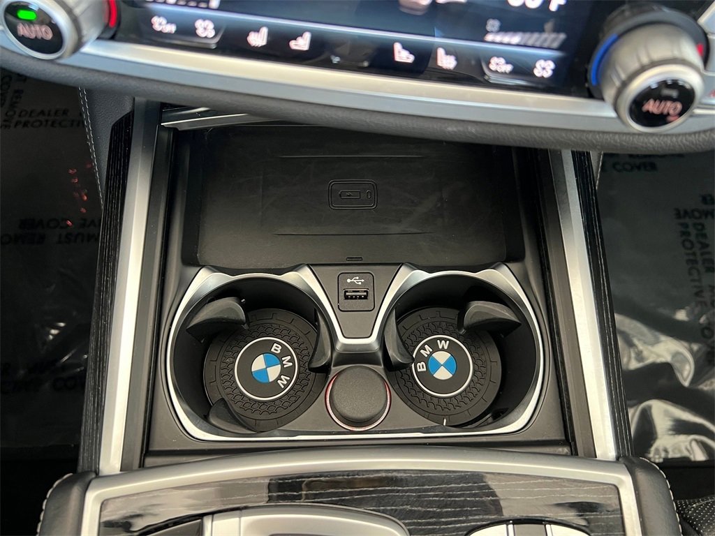 Used 2022 BMW 740i image 36