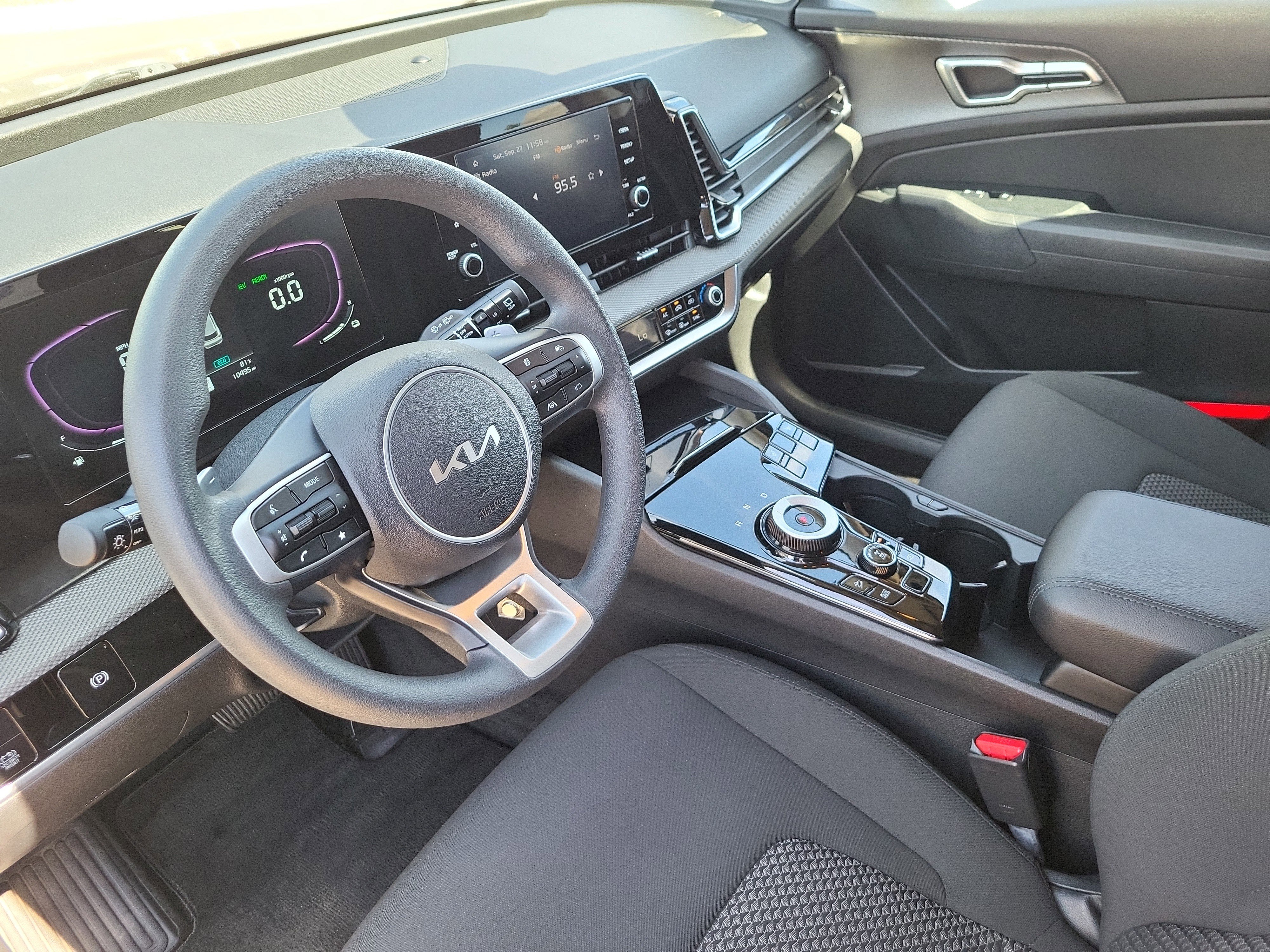 Used 2023 Kia Sportage LX image 7