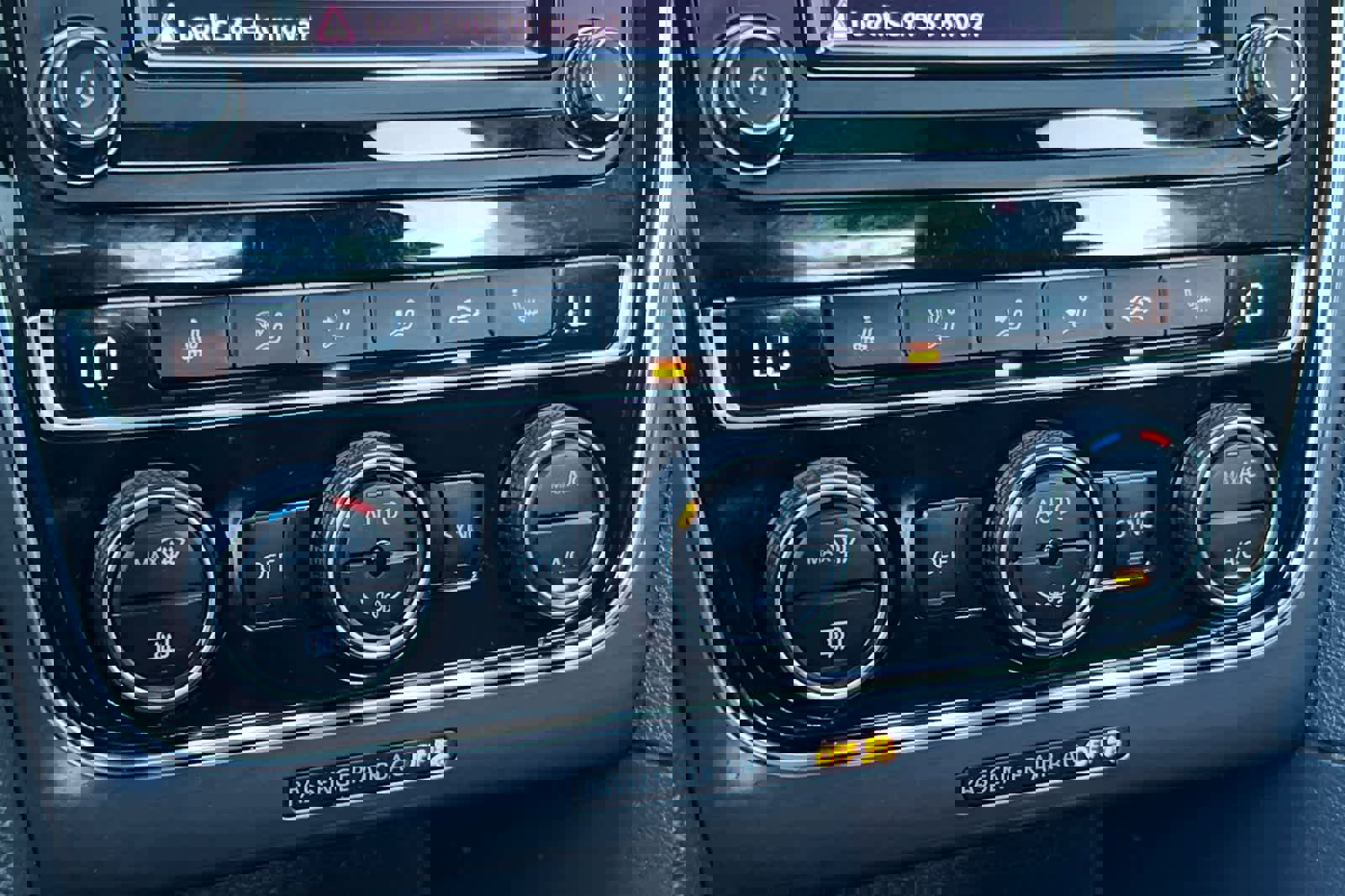 Used 2017 Volkswagen Passat 1.8T R-Line w/ R-Line Lighting Package image 20