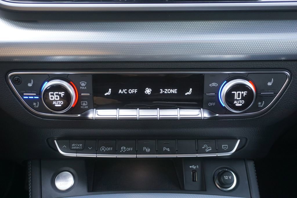 Used 2024 Audi Q5 2.0T Prestige w/ Prestige Package image 17