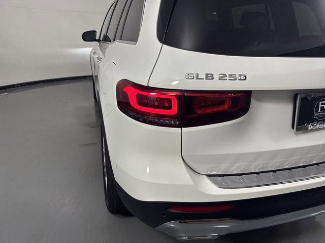 Used 2022 Mercedes-Benz GLB 250 4MATIC image 30
