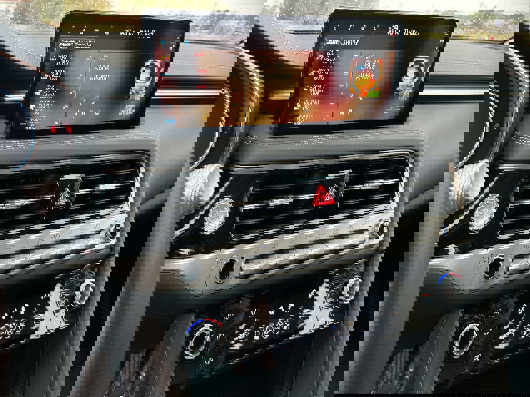 Used 2024 Genesis G70 2.5T image 12