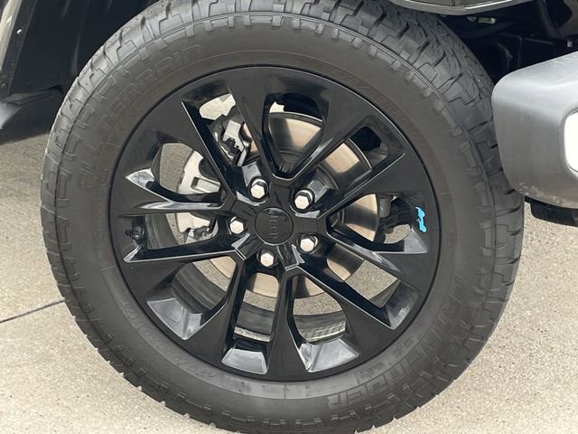 Used 2022 Jeep Wrangler Unlimited Sahara image 9