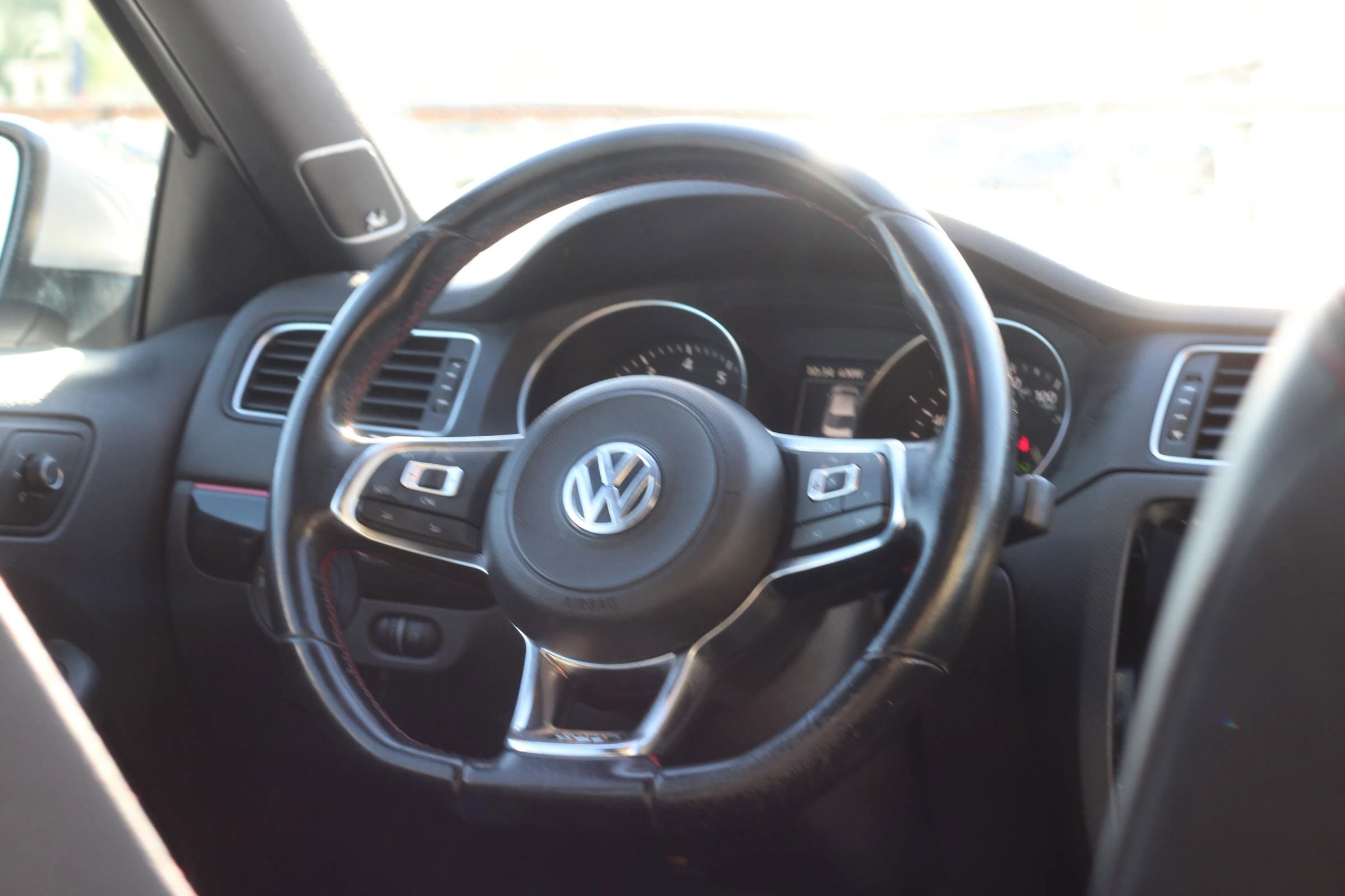 Used 2017 Volkswagen Jetta GLI FWD image 14