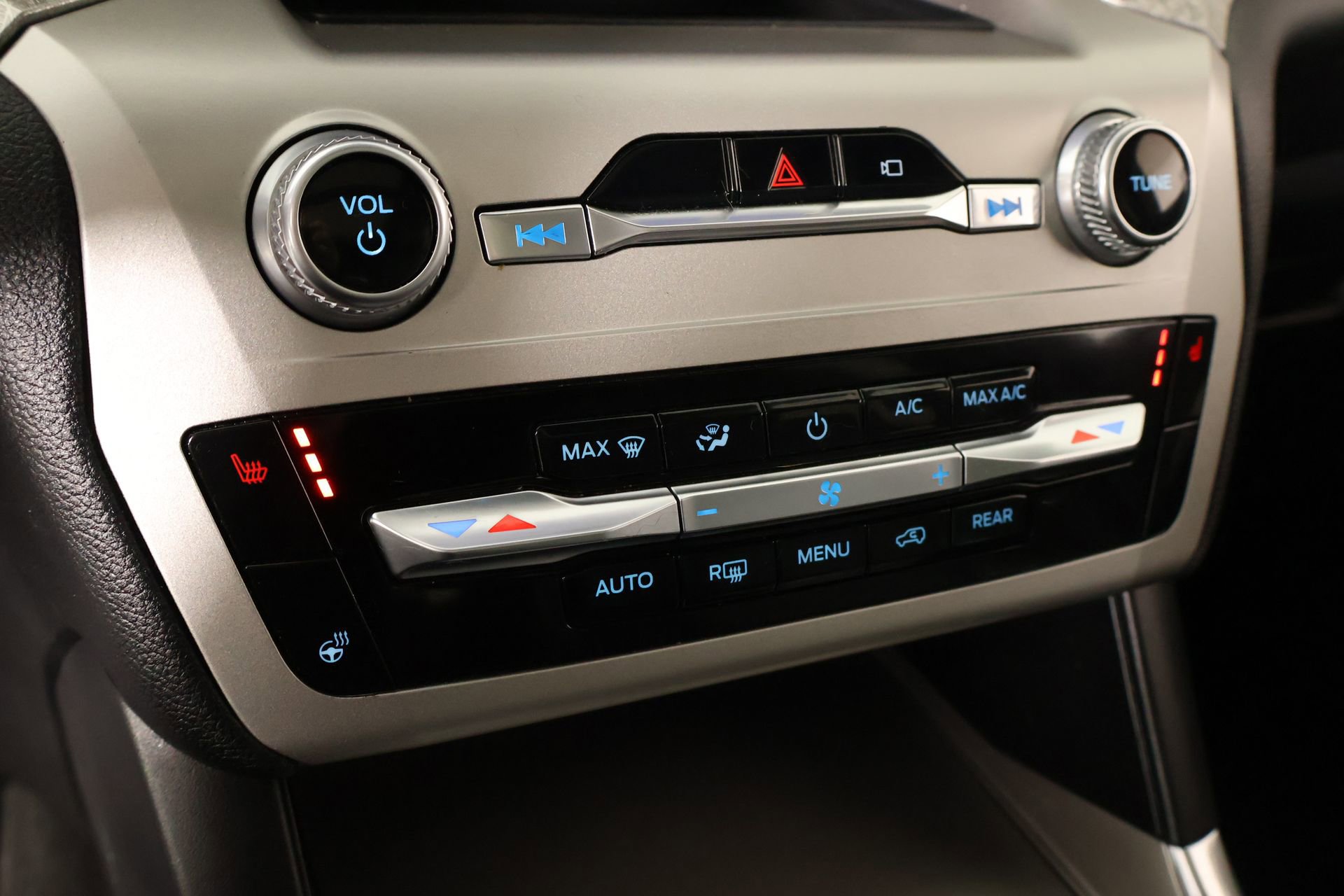 Used 2022 Ford Explorer Timberline w/ Timberline Technology Package image 8