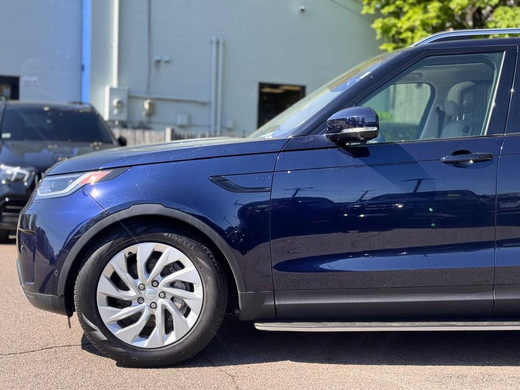 Used 2022 Land Rover Discovery S AWD/4WD image 10