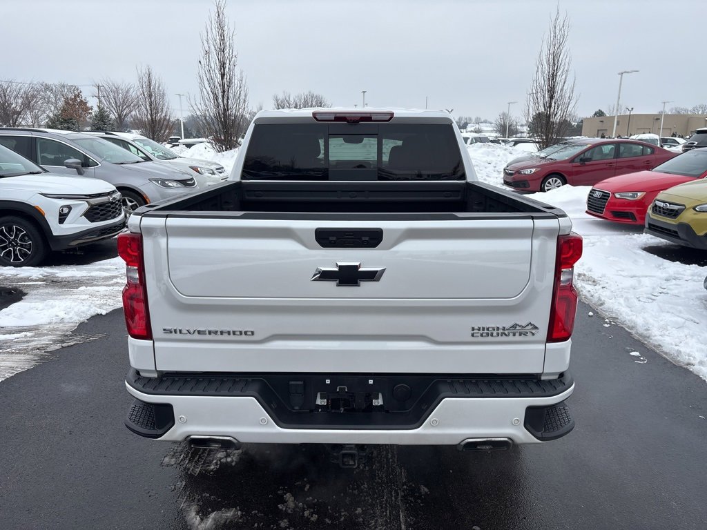 Used 2024 Chevrolet Silverado 1500 High Country w/ Technology Package image 4