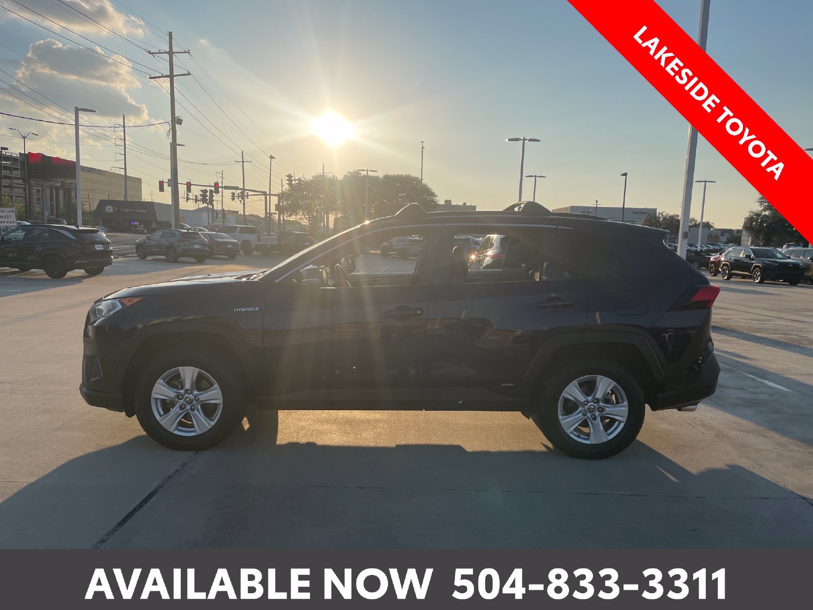 Used 2021 Toyota RAV4 XLE w/ Convenience Package AWD/4WD image 2