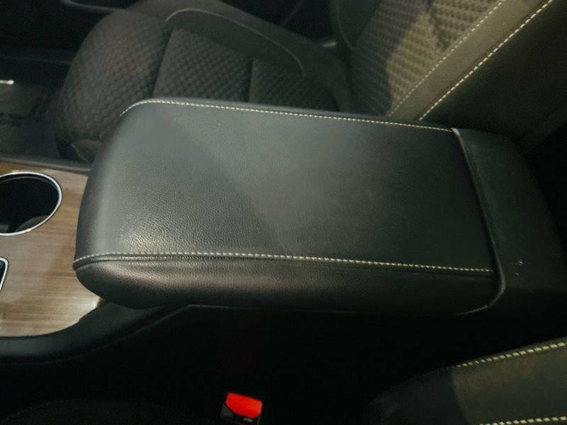 Used 2017 GMC Acadia SLE image 32