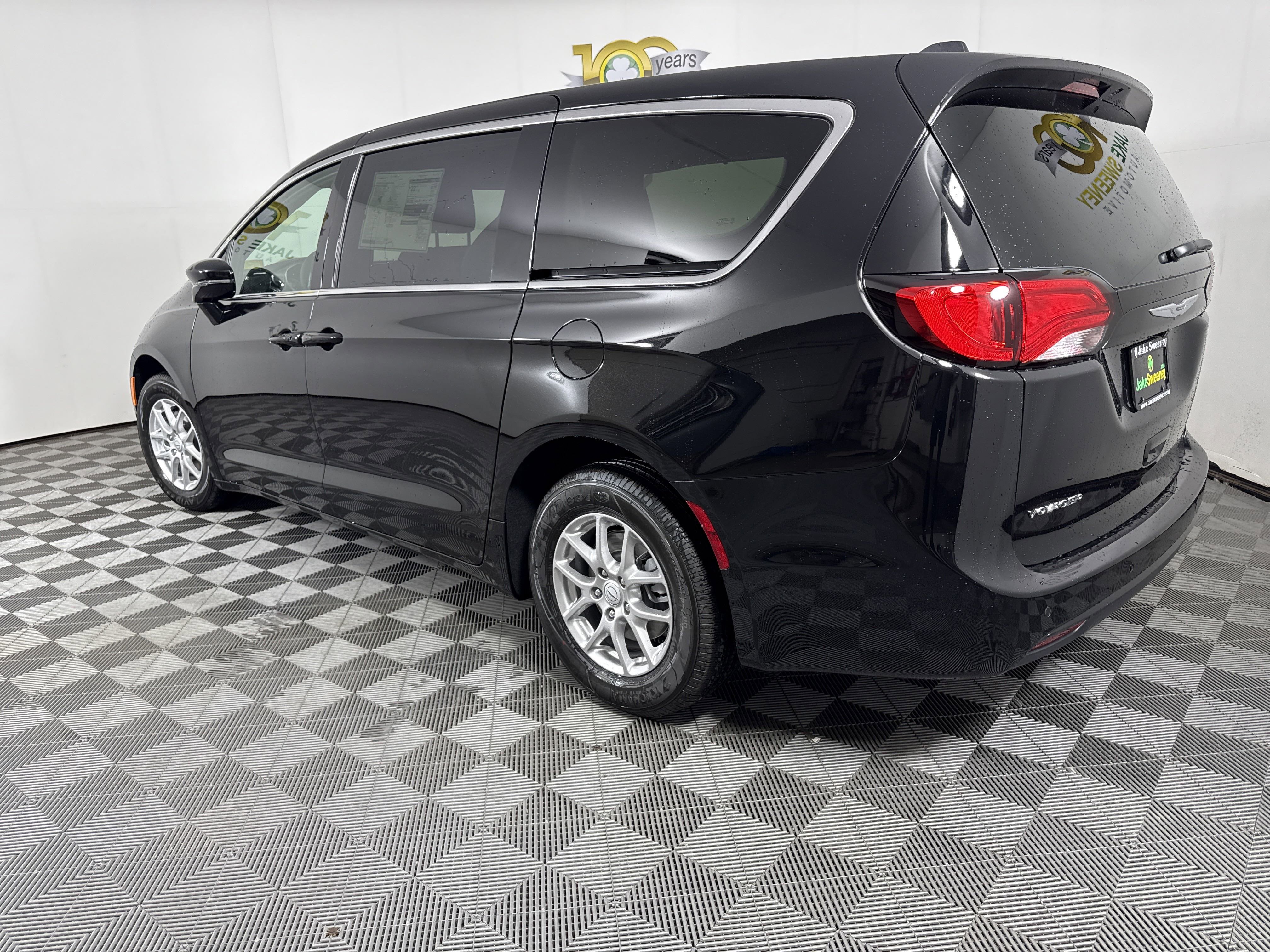 New 2026 Chrysler Voyager LX FWD image 6