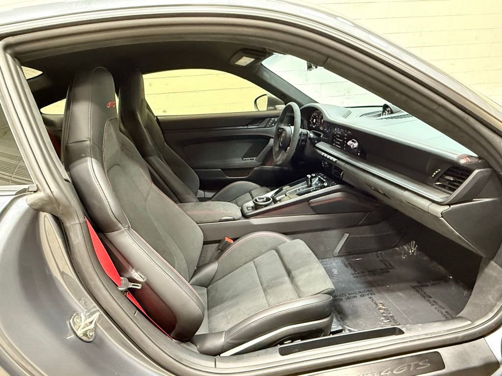 Used 2025 Porsche 911 Carrera 4 GTS image 47