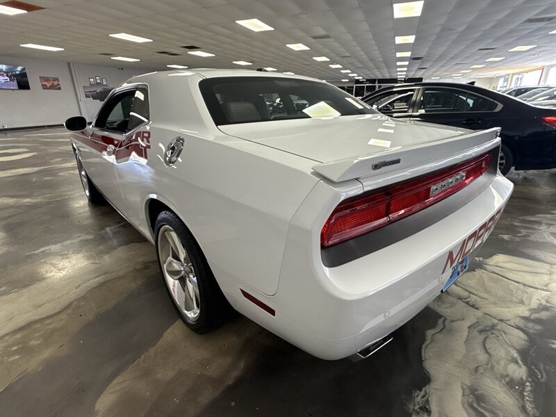 Used 2014 Dodge Challenger R/T RWD image 5