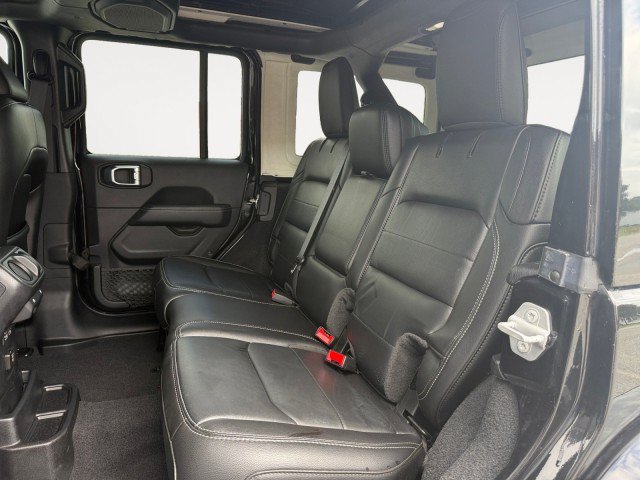 Used 2021 Jeep Wrangler Unlimited Sahara AWD/4WD image 12