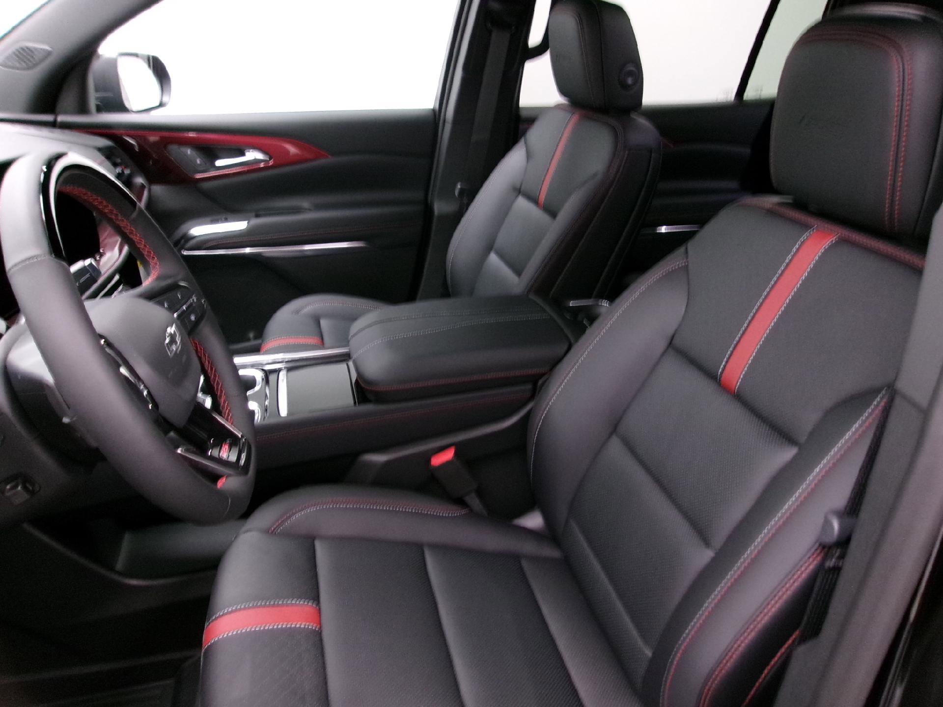 New 2026 Chevrolet Traverse RS w/ LPO, Floor Liner Package image 7