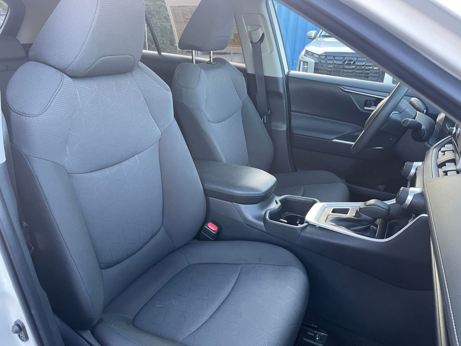 Used 2025 Toyota RAV4 XLE image 37