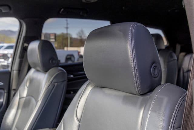 Used 2024 Buick Enclave Premium image 11