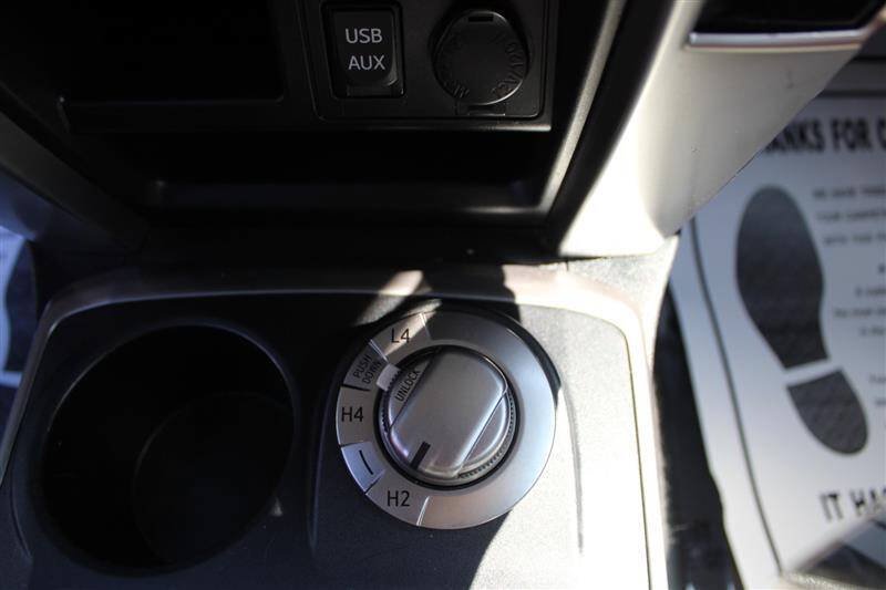 Used 2016 Toyota 4Runner SR5 AWD/4WD image 22