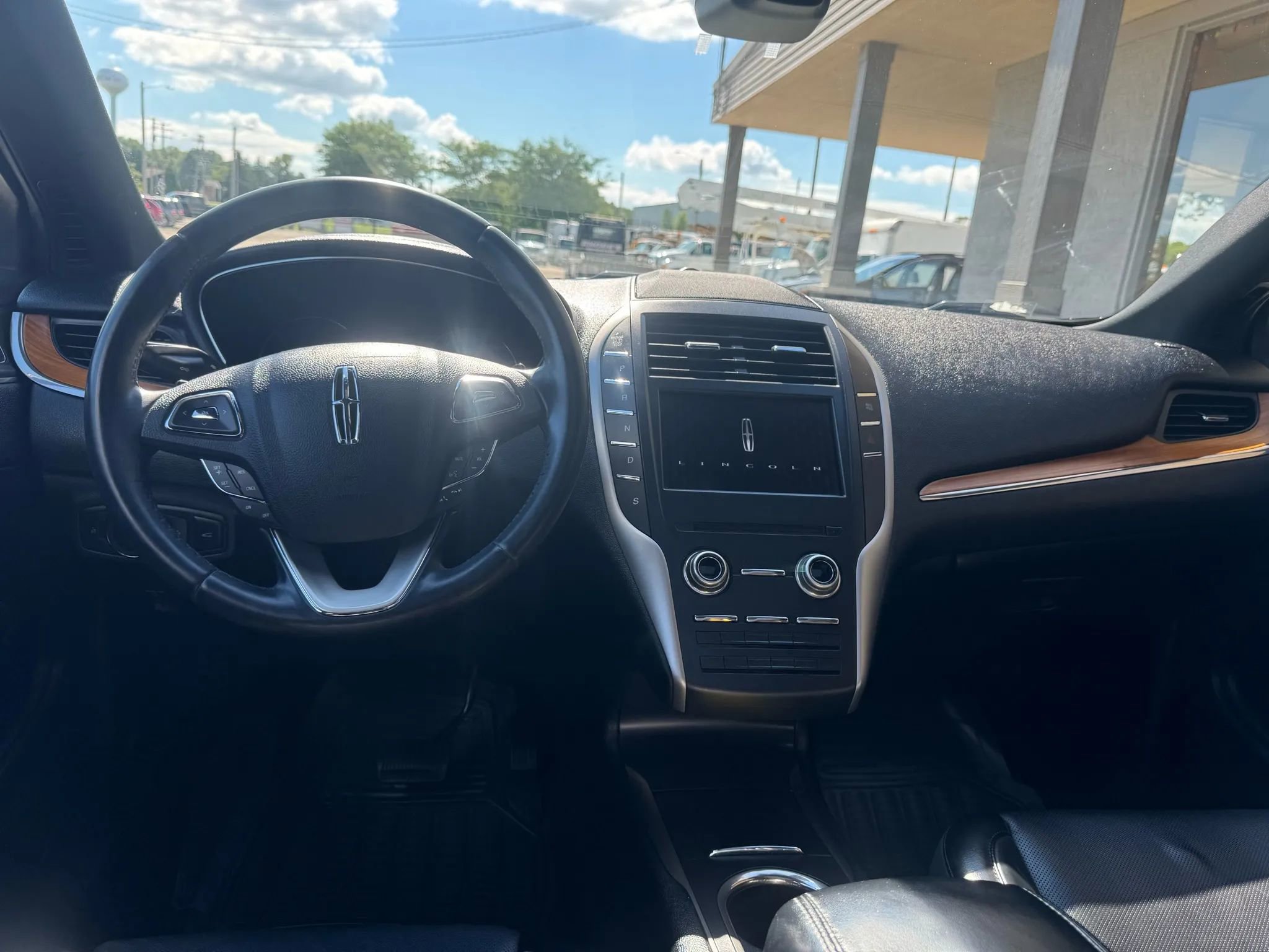 Used 2017 Lincoln MKC Reserve w/ Lincoln MKC Climate Package image 11