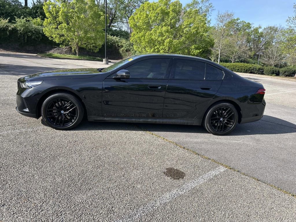 Used 2024 BMW 530i w/ Premium Package RWD image 4