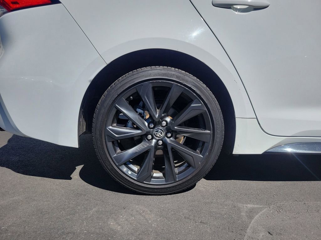 Used 2023 Toyota Corolla SE w/ SE Premium Package image 5