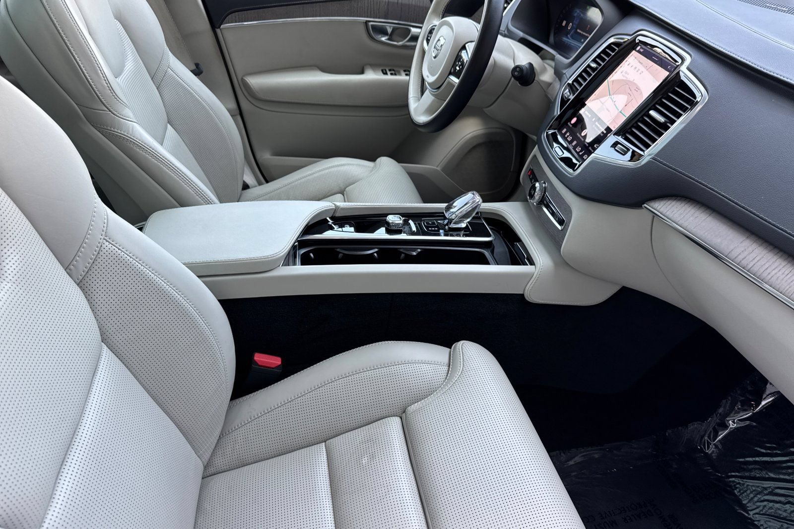 Used 2023 Volvo XC90 T8 Ultimate w/ Protection Package Premier AWD/4WD image 18