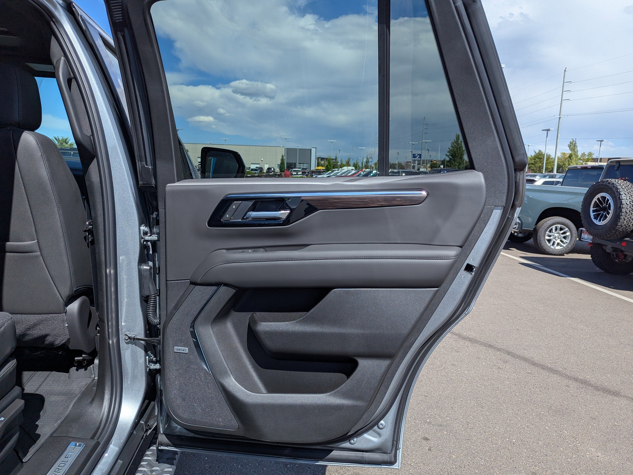 New 2026 Chevrolet Tahoe Z71 w/ Comfort Package AWD/4WD image 42