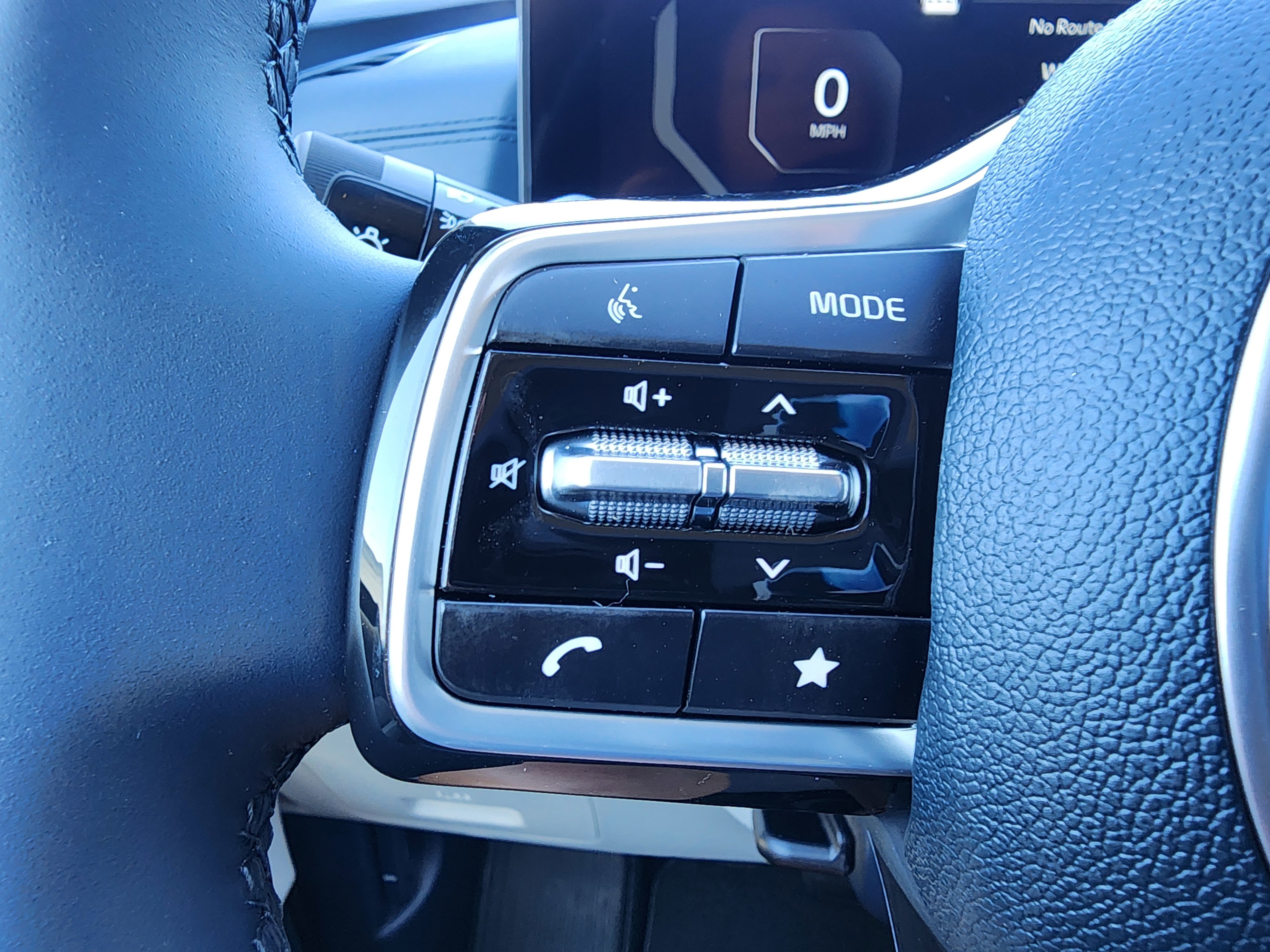 New 2026 Kia Carnival SX image 17
