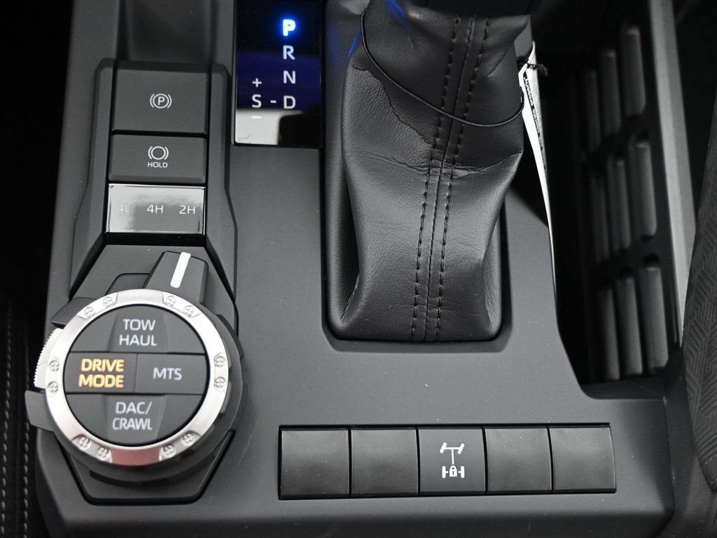 Used 2025 Toyota Tacoma TRD Off-Road AWD/4WD image 16