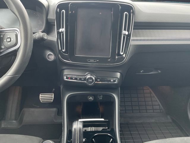 Used 2021 Volvo XC40 T5 R-Design w/ Advanced Package AWD/4WD image 11