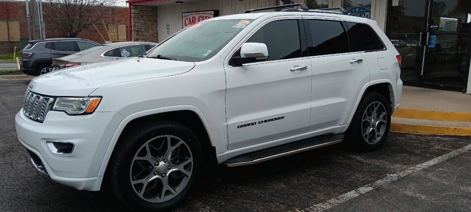 Used 2020 Jeep Grand Cherokee Overland image 3