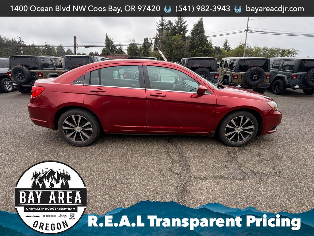 Used 2012 Chrysler 200 Touring FWD image 4