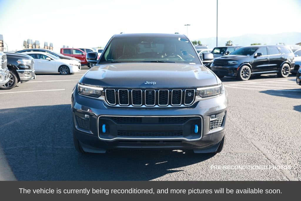 Used 2023 Jeep Grand Cherokee Overland w/ Advanced Protech Group III image 9