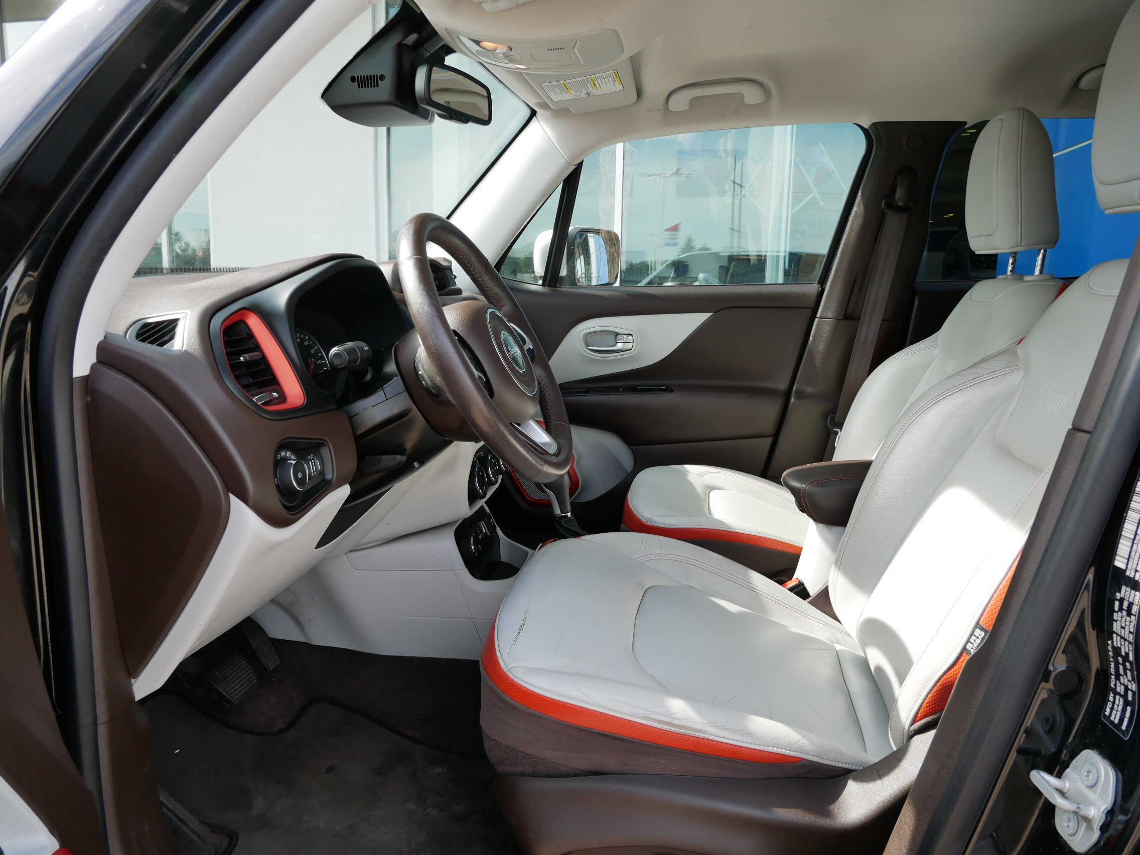 Used 2017 Jeep Renegade Limited image 7