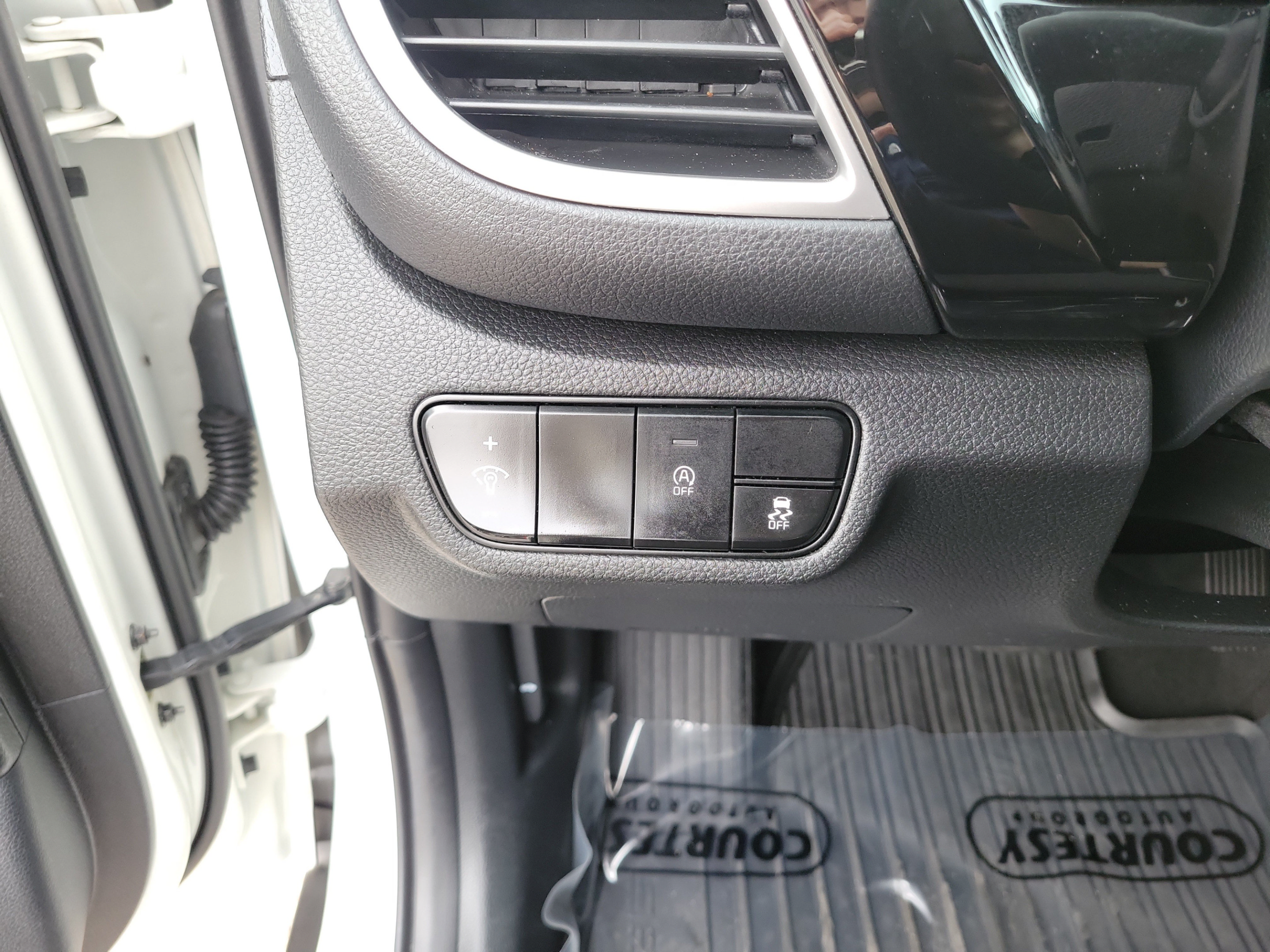 Certified 2024 Kia Seltos S FWD image 28