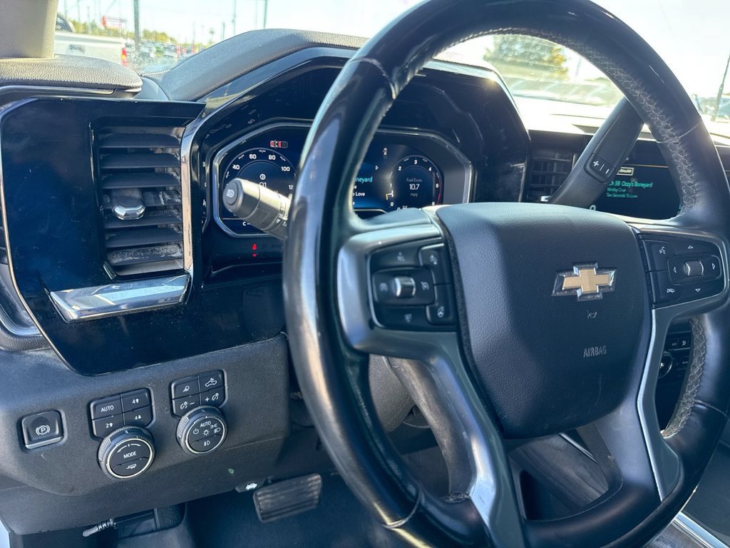 Used 2024 Chevrolet Silverado 3500 LTZ w/ LTZ Convenience Package AWD/4WD image 18